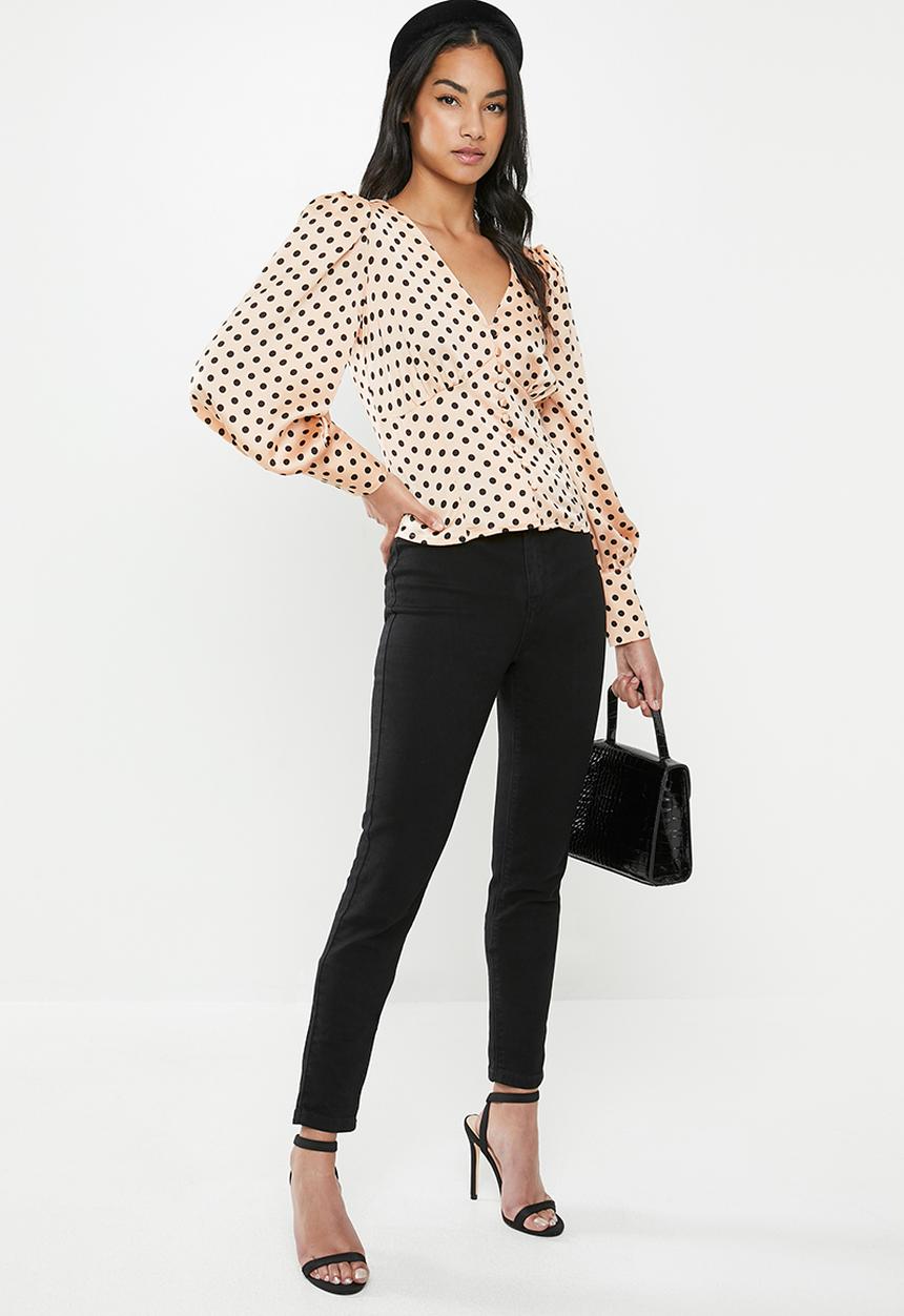 Glamorous - Petite V-neck spot blouse- peach & black