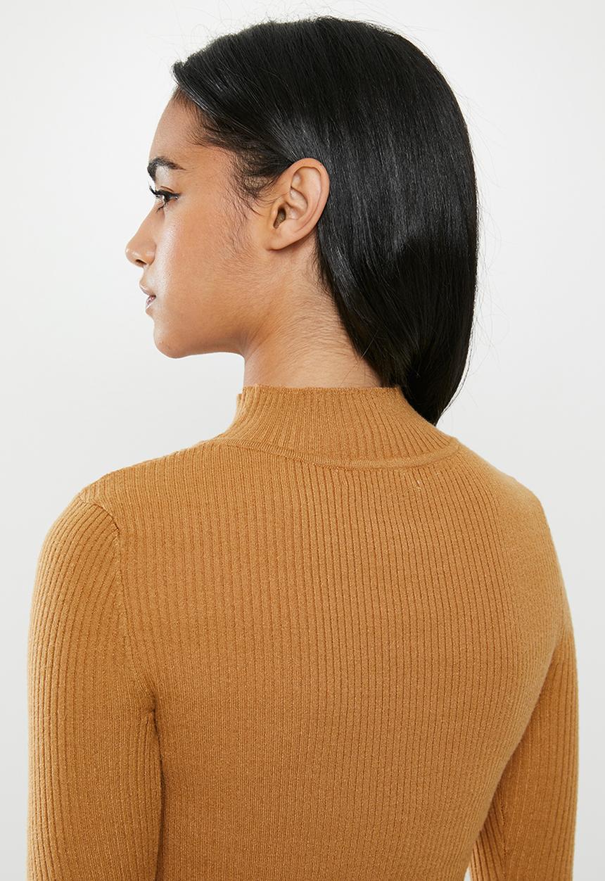 Glamorous - Petite high neck knit- camel