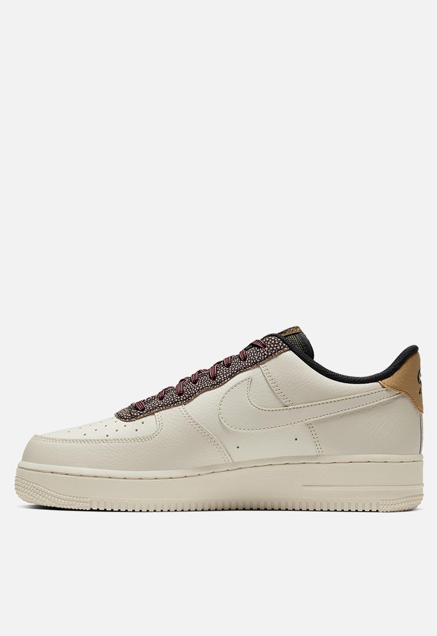 Nike - Air Force 1 '07 LV8 - fossil-wheat-shimmer