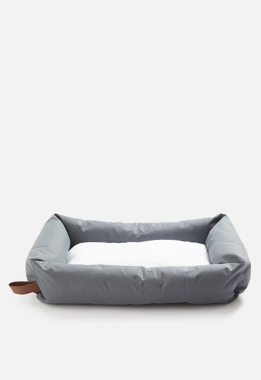 Sixth Floor - Kalua pet bed - grey & sherpa