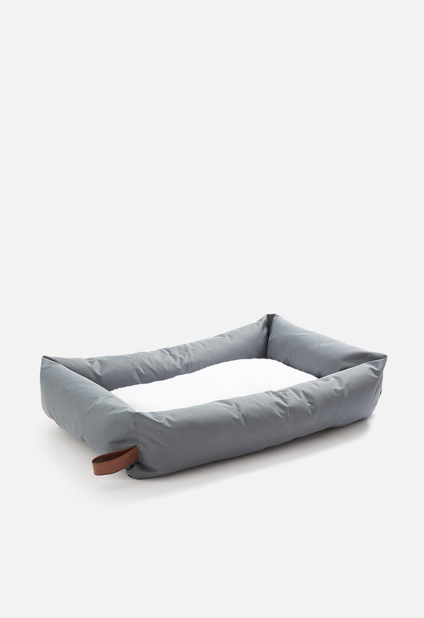 Sixth Floor - Kalua pet bed - grey & sherpa