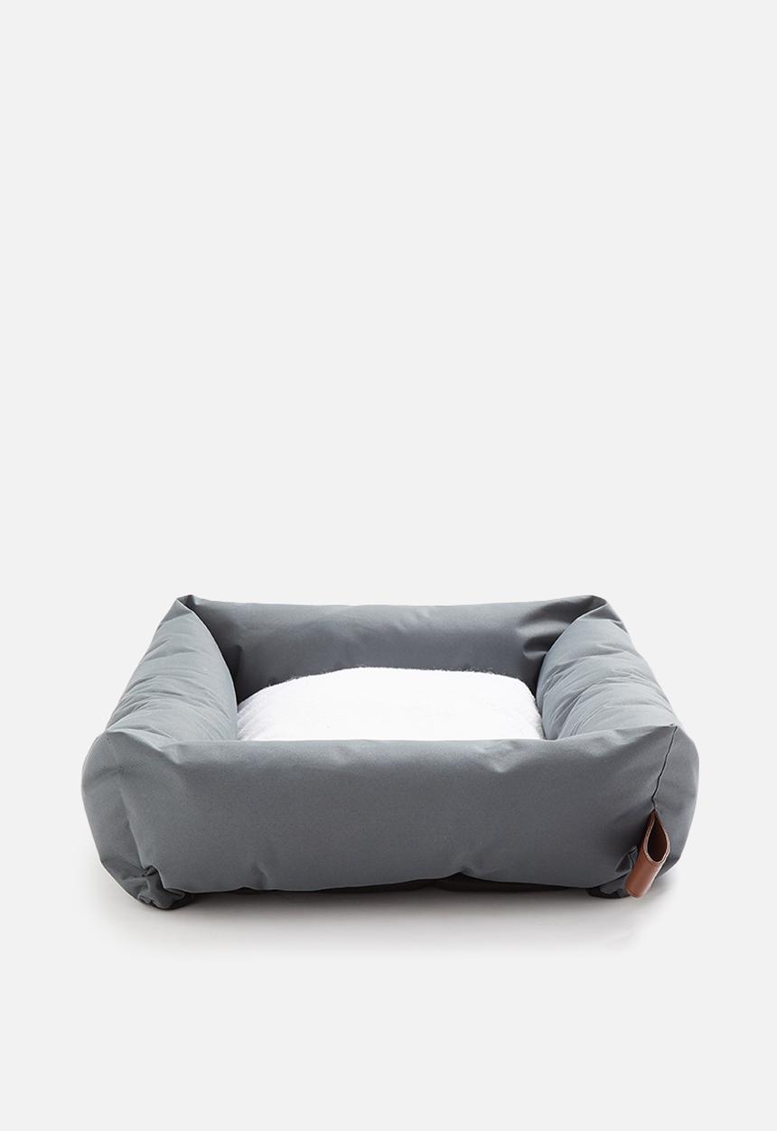 Sixth Floor - Kalua pet bed - grey & sherpa