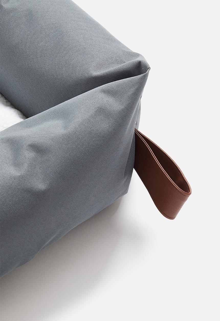 Sixth Floor - Kalua pet bed - grey & sherpa