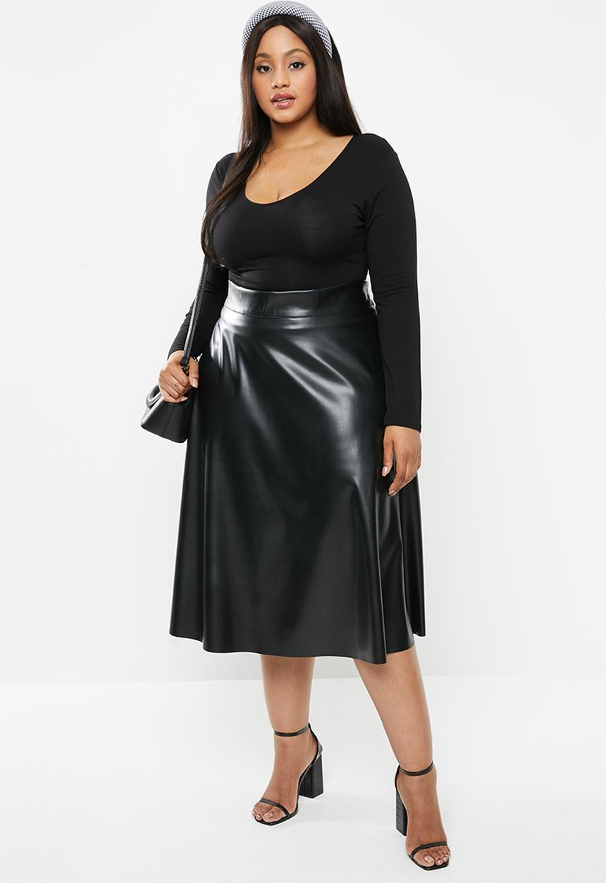 VELVET - Pleather midi skirt - black