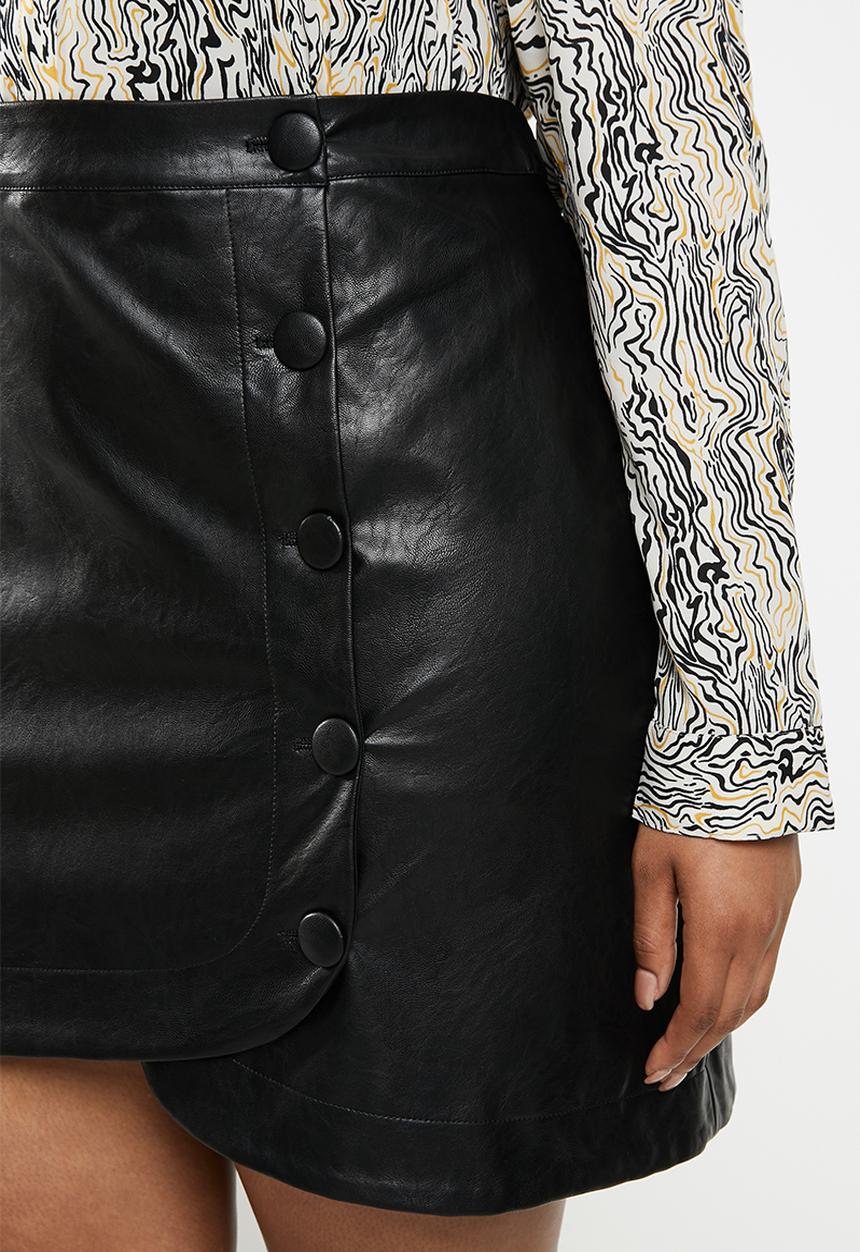 Glamorous - Plus wrap over pu skirt - black