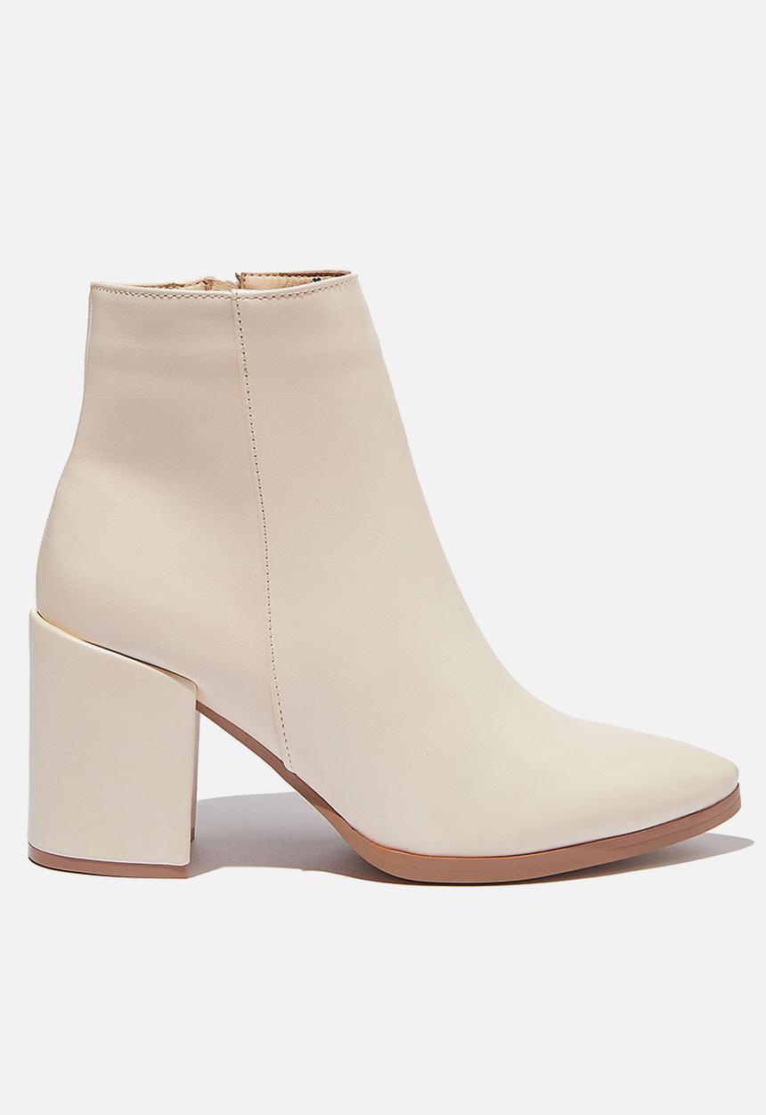 Cotton On - Amina heeled dress boot - ecru