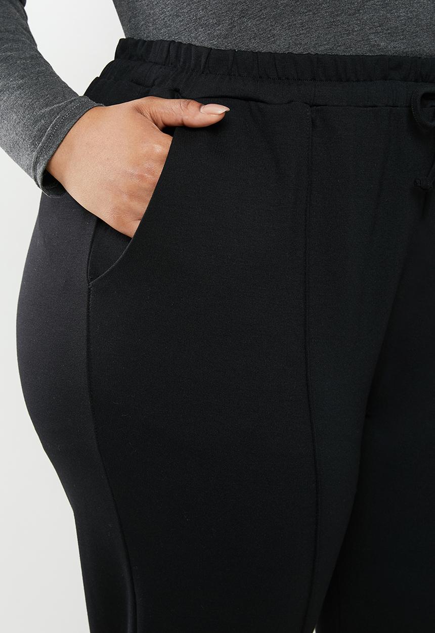 edit Plus - Knit peg leg trouser - black