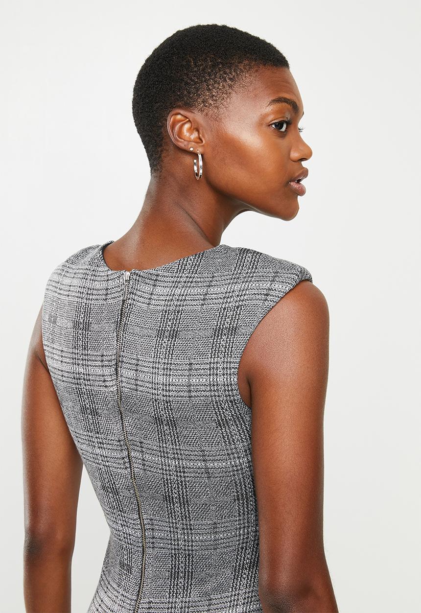 VELVET - Extend sleeve bodycon - black & white check