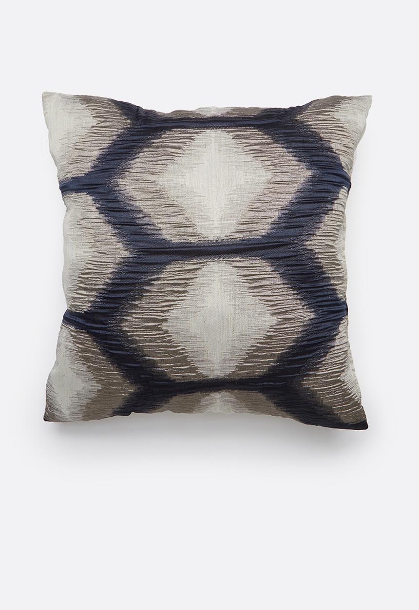 Grey Gardens - Chibori cushion cover - navy