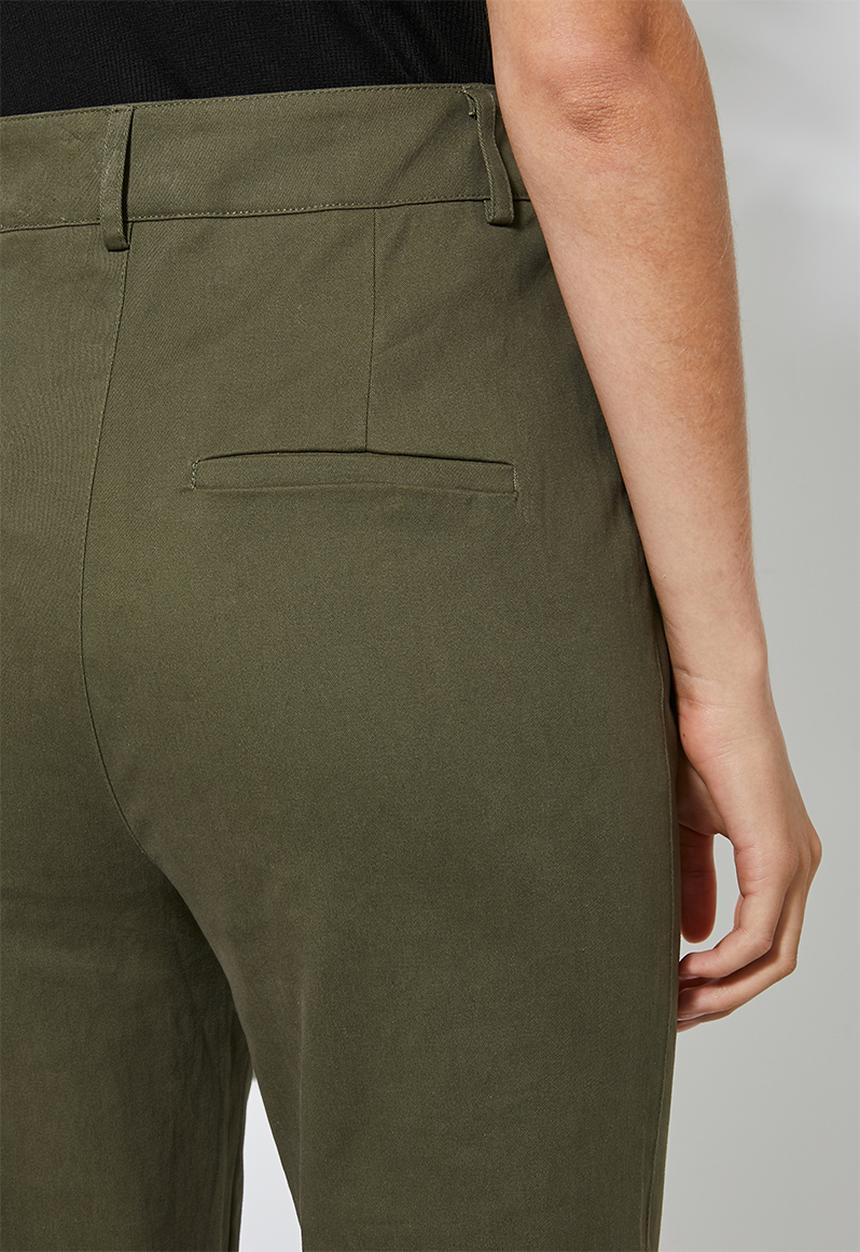 Superbalist - Tapered trousers - khaki