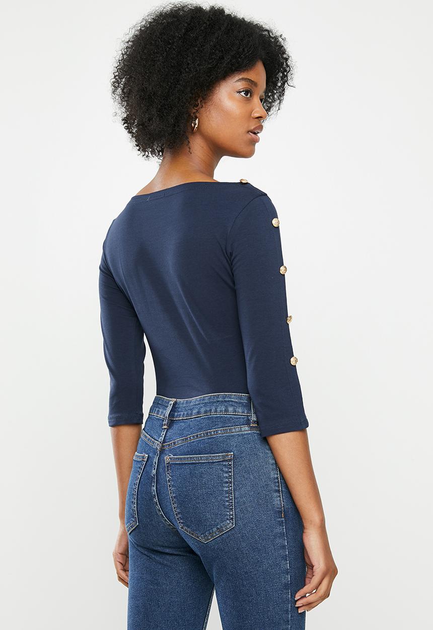 SISSY BOY - Boat neck logo tee with button detailing - navy