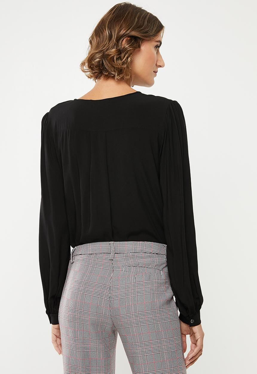 edit - Tunic with front Keyhole - black