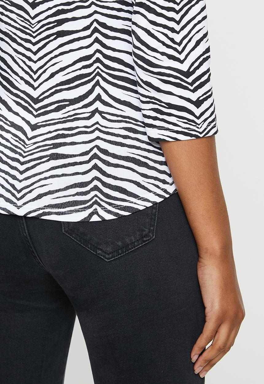 SISSY BOY - Zebra print logo v neck tee - black & white