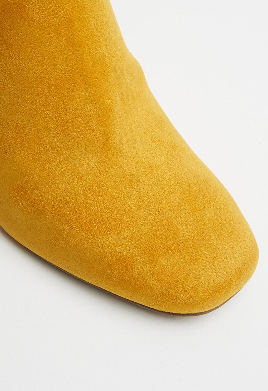Steve Madden - Pixie suede bootie - yellow 