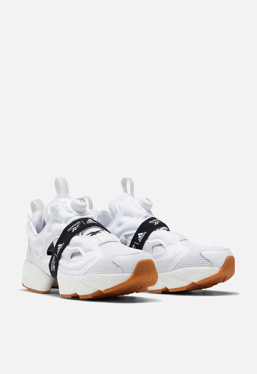 Reebok - Instapump Fury BOOST - white / black / reebok rubber gum