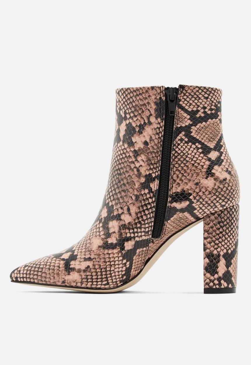 Call It Spring - Maydell boot - pink & black