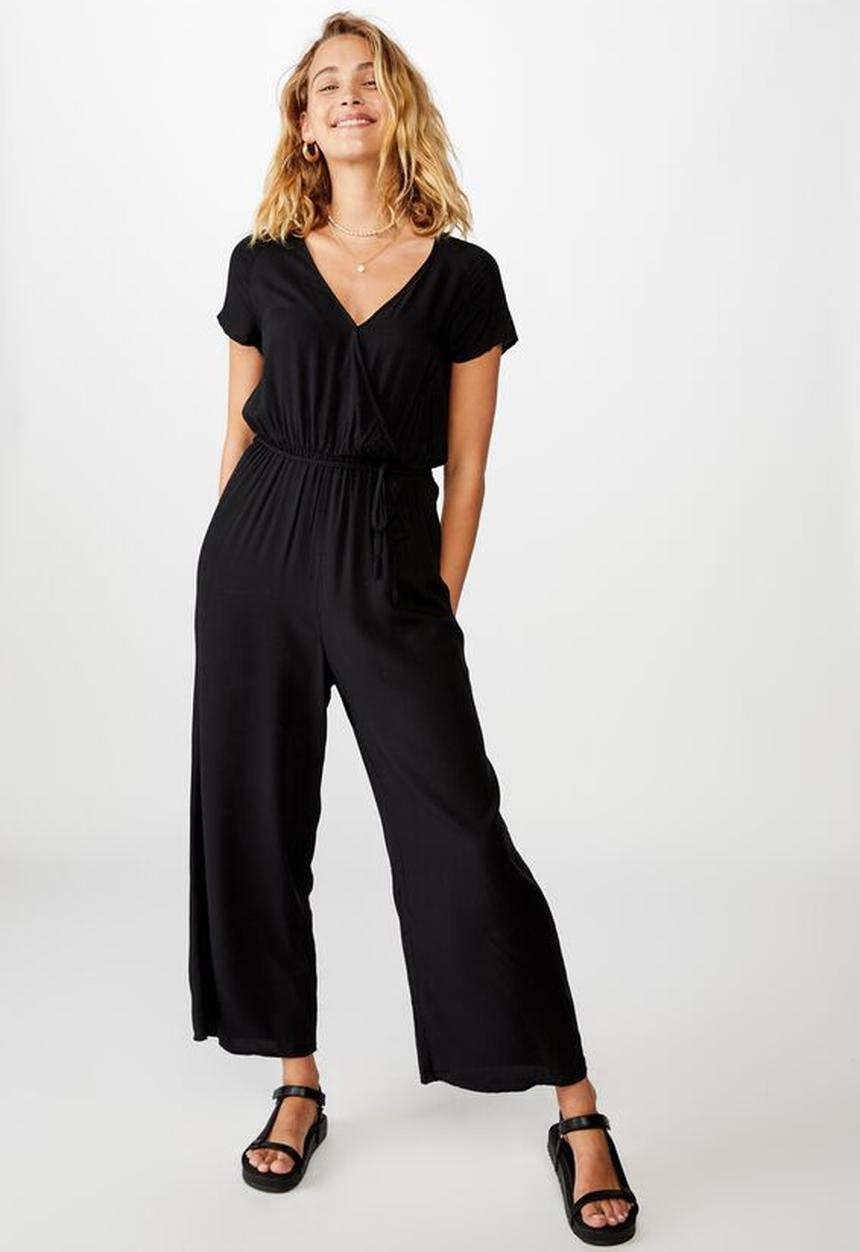 Cotton On - Woven Janine short sleeve jumpsuit - black