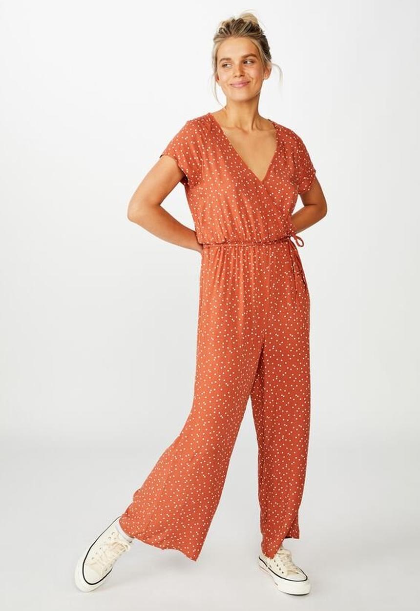 Cotton On - Woven Janine short sleeve jumpsuit daisy spots - dusty brown