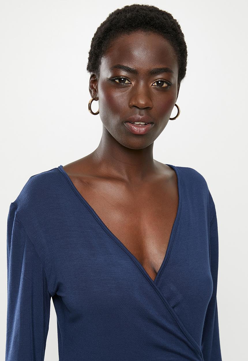 edit - Long sleeve waisted mock wrap top - navy