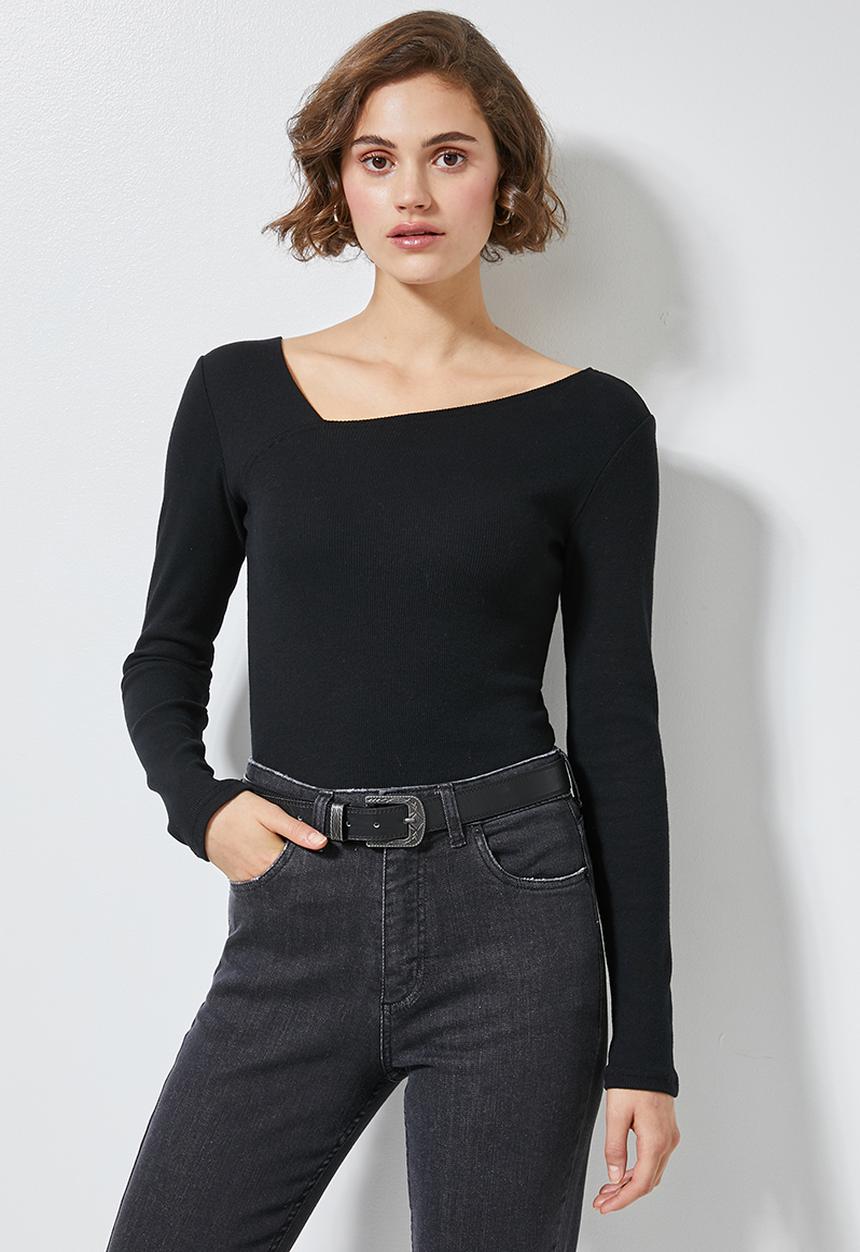 Superbalist - Asymmetric neckline rib top - black