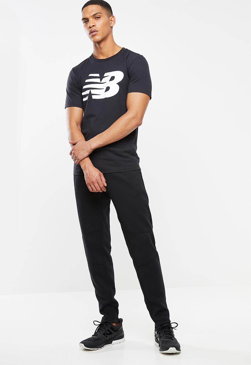 New Balance  - Classic New Balance short sleeve tee - black