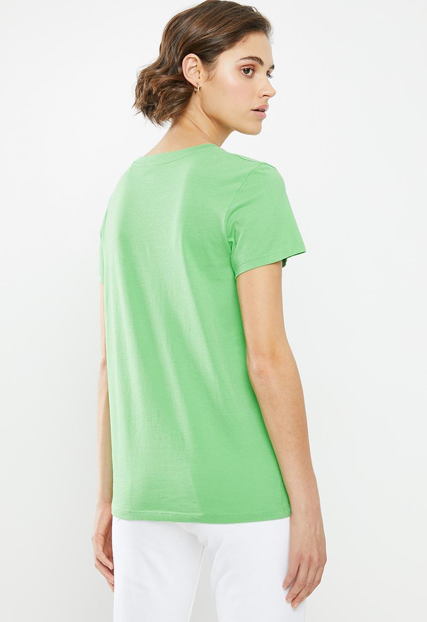 Levi’s® - The perfect tee box tab outline - green