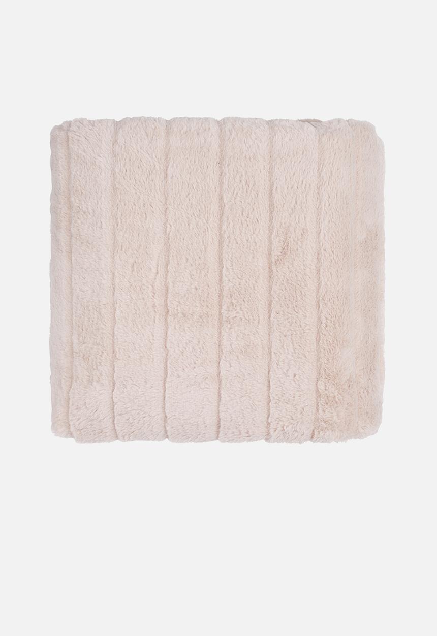 Hertex Haus - Mink faux fur throw - camel