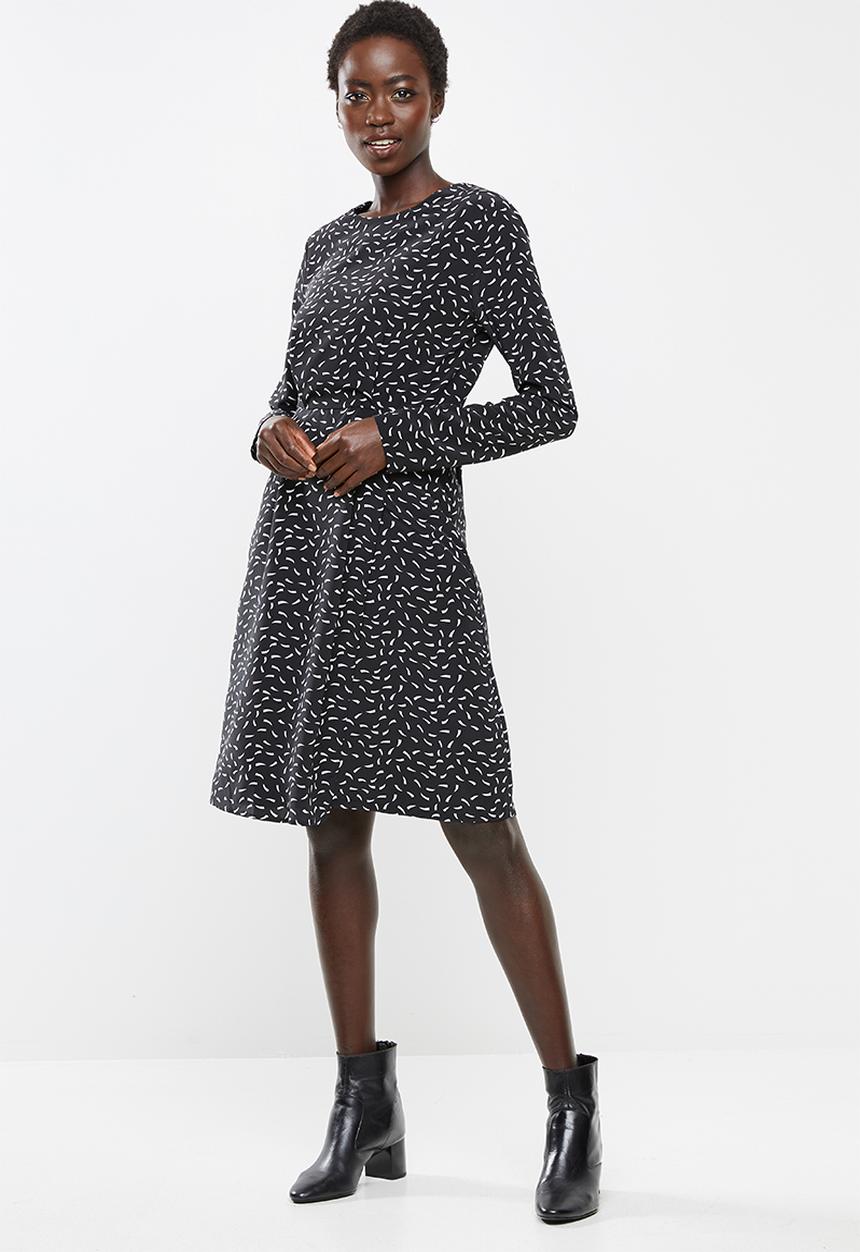 edit - Long sleeve crepe pleat front suit dress - black & white 