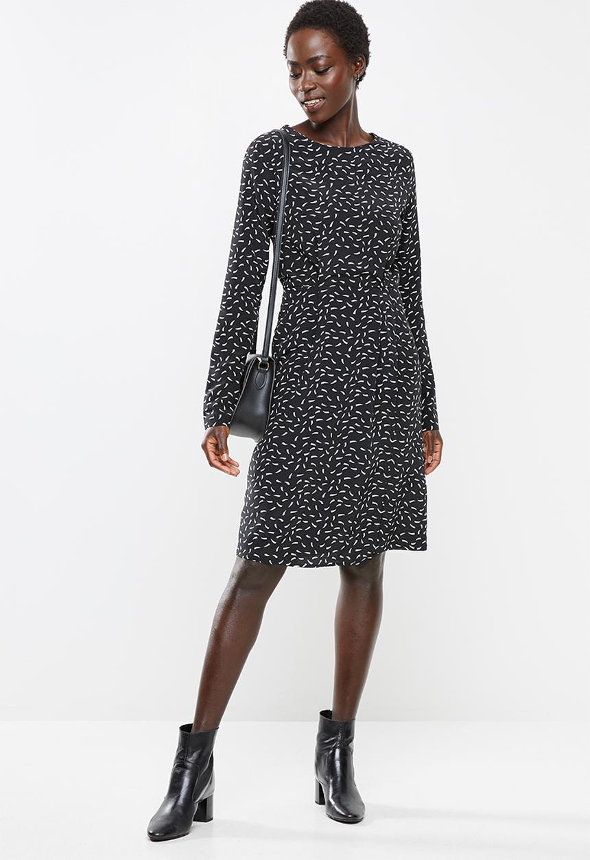 edit - Long sleeve crepe pleat front suit dress - black & white 