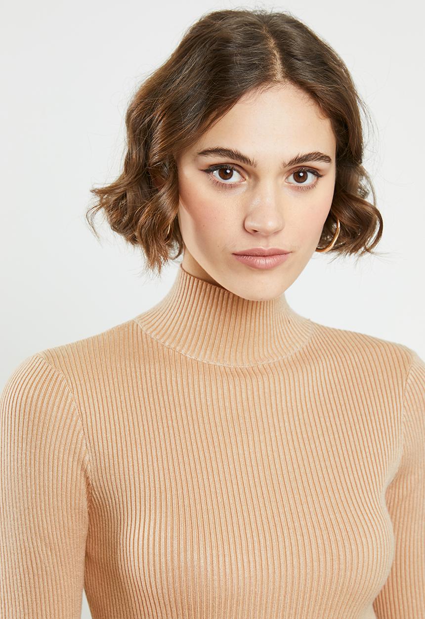Missguided - High neck rib detail knitted crop top - sand