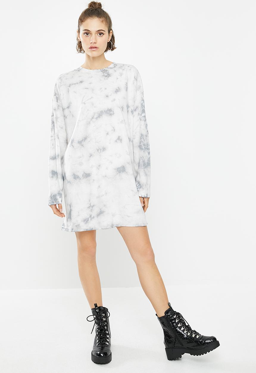 Missguided - Tie dye long sleeve T-shirt dress - nude & grey 