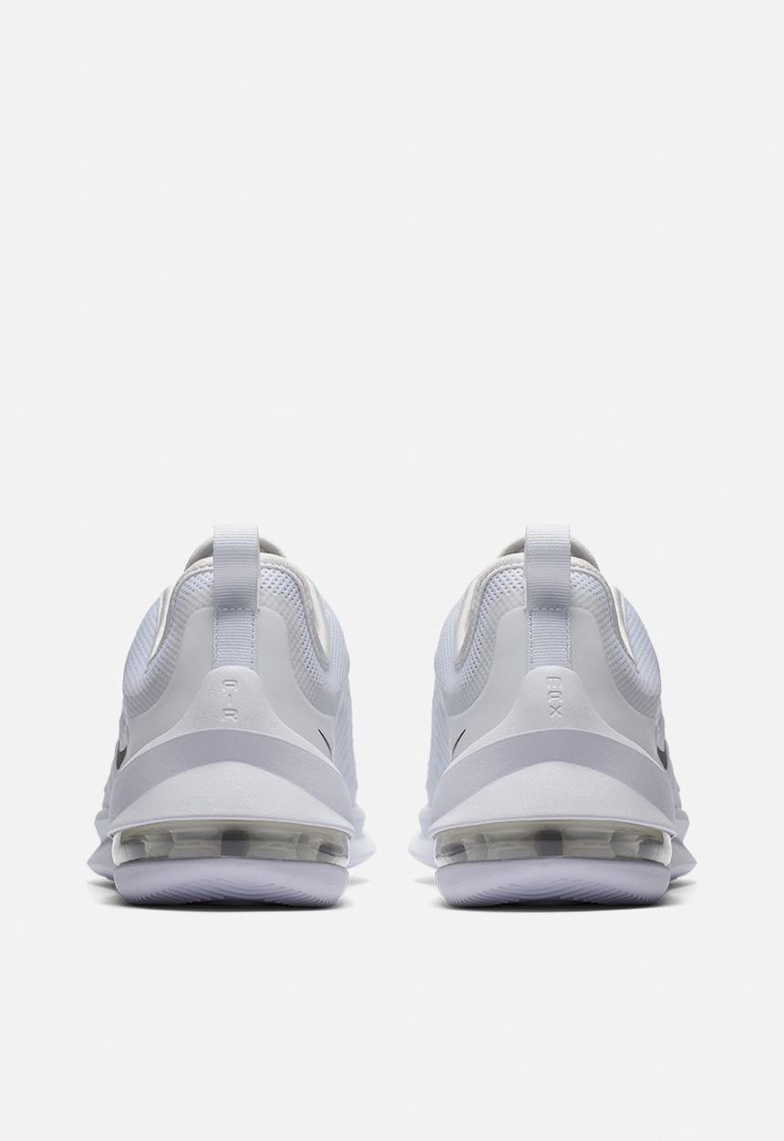 Nike - Air Max Axis - white / black