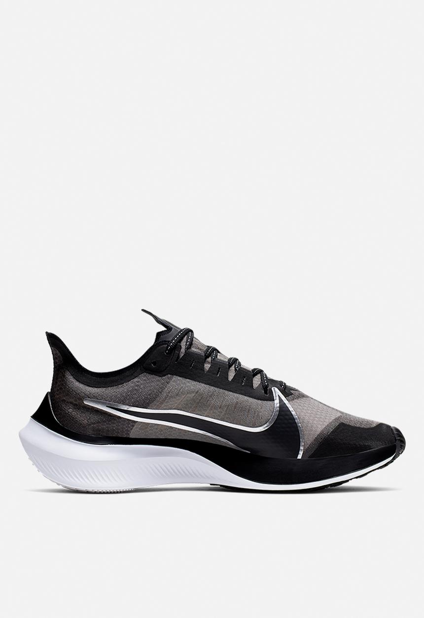 Nike - Zoom Gravity - black / metallic silver-wolf grey-white