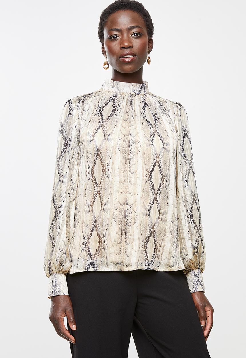 edit - Pearl trim chiffon blouse - beige & black 