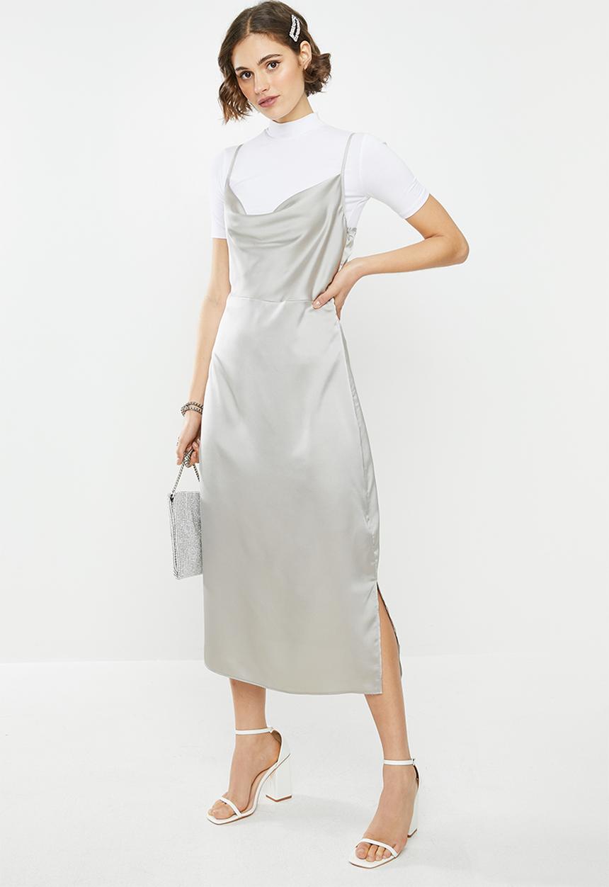Missguided - Cowl cami slip dress satin - grey