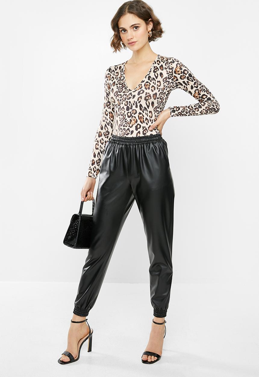 Missguided - Soft touch V-neck long sleeve bodysuit - brown