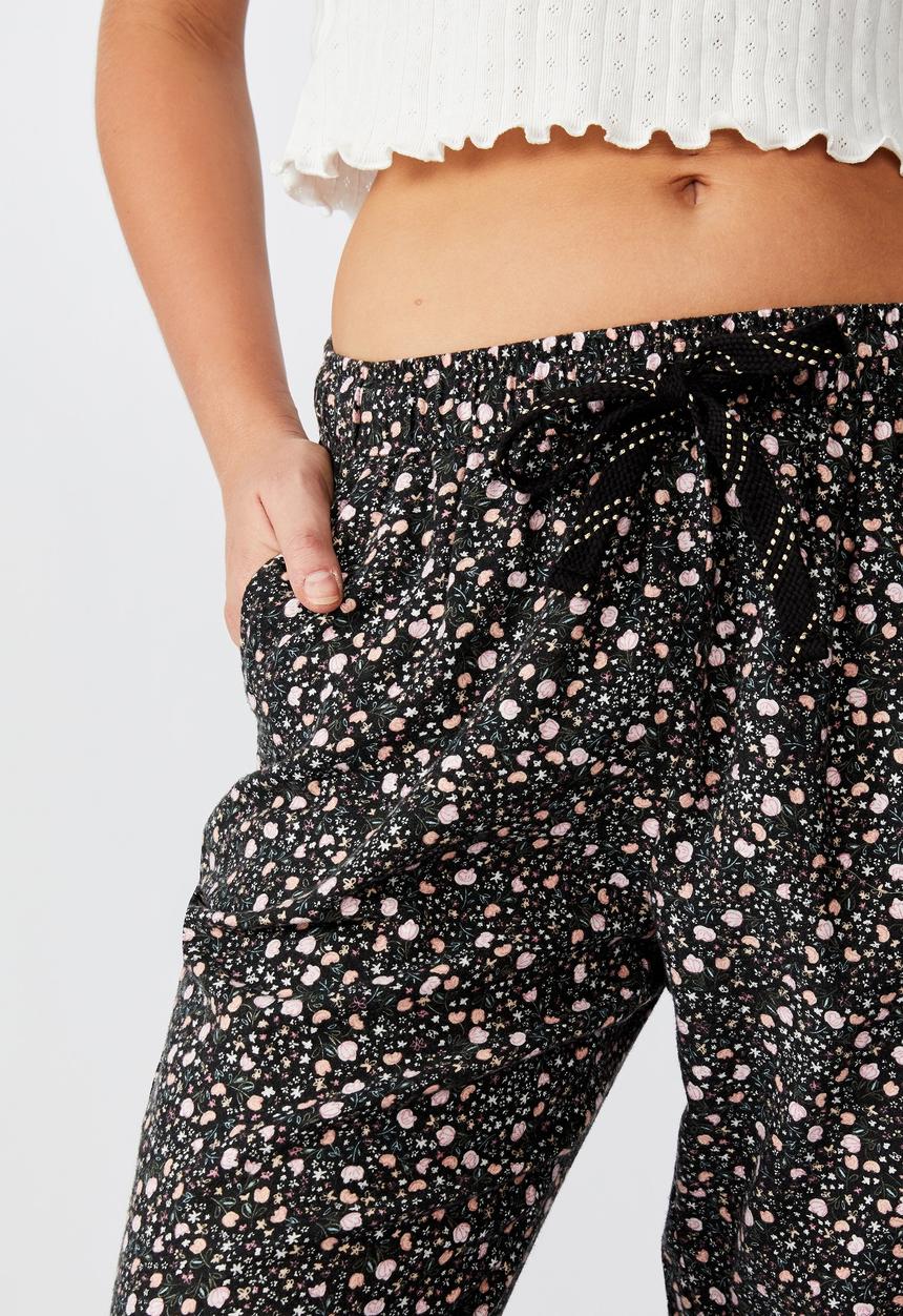 Cotton On - Flannel sleep pant - field daisy & black
