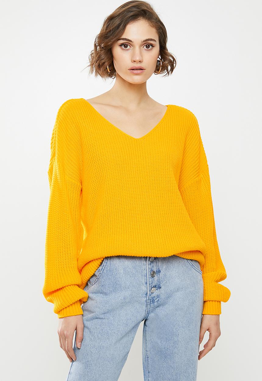 Glamorous - V-neck knitted jumper - gold