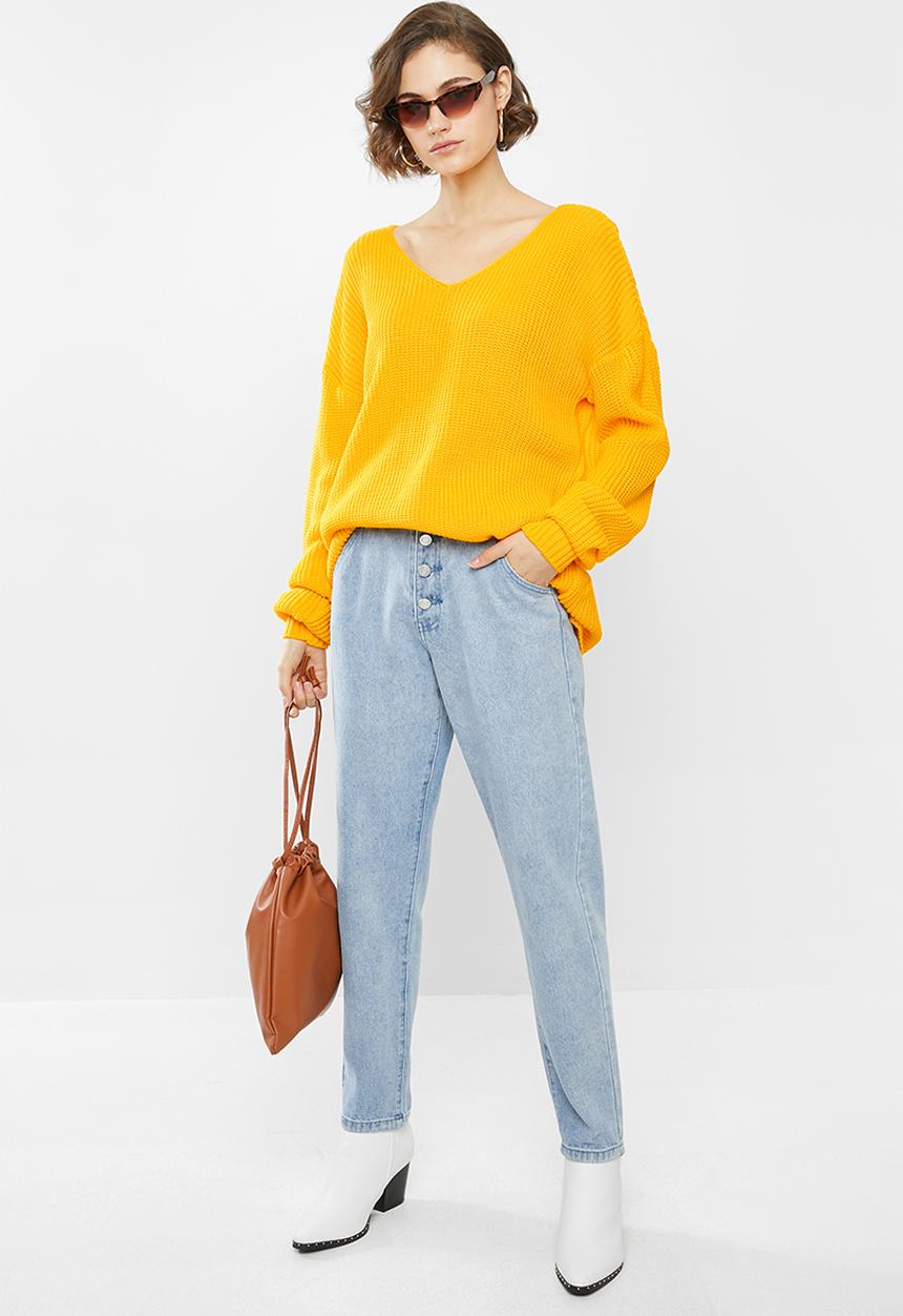 Glamorous - V-neck knitted jumper - gold