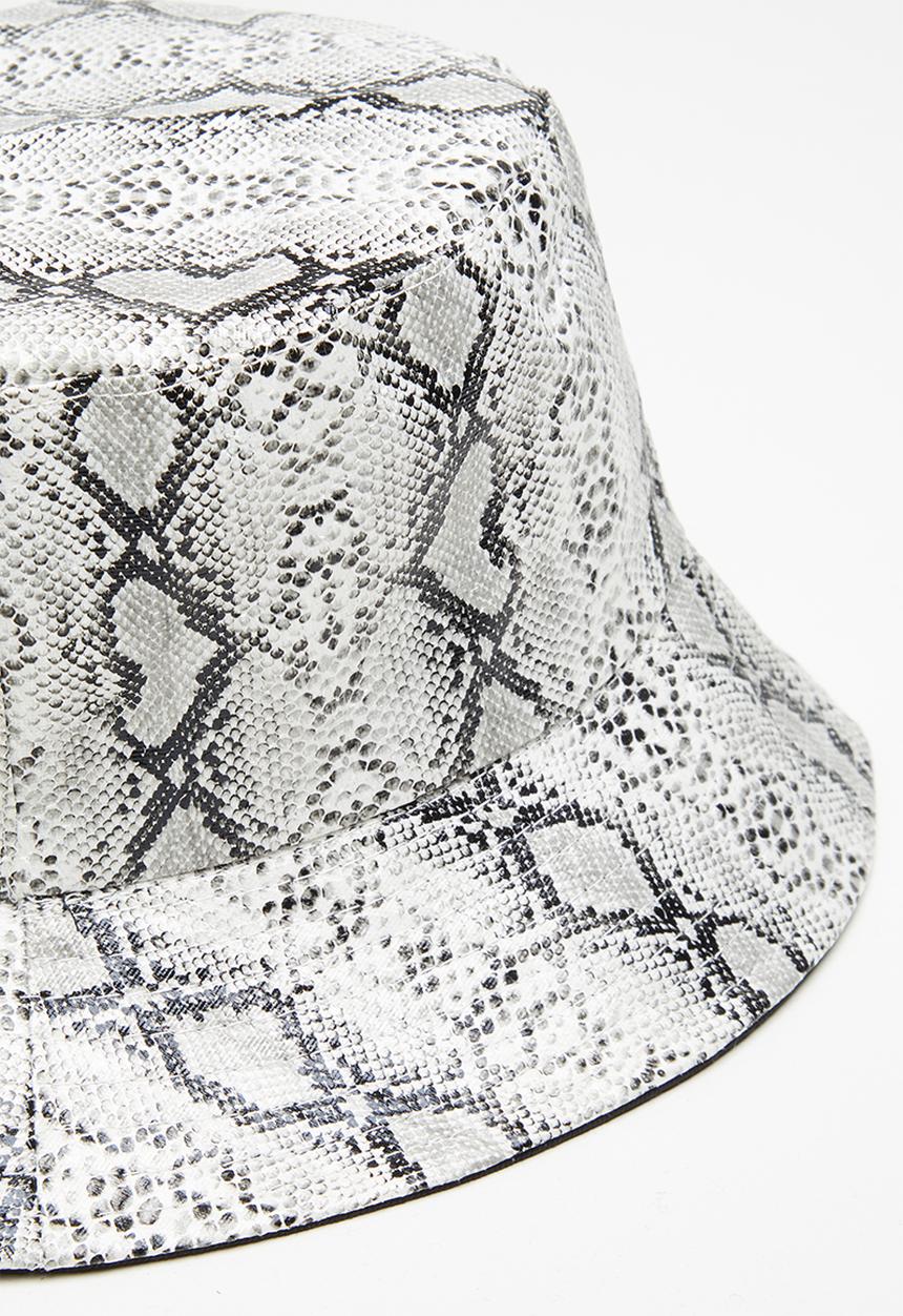Superbalist - Snakeskin bucket hat - grey & white