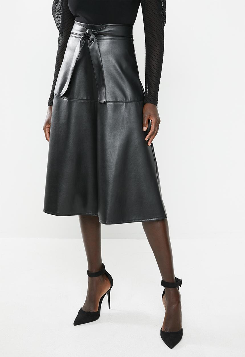 MILLA - Paneled pu circle skirt - black