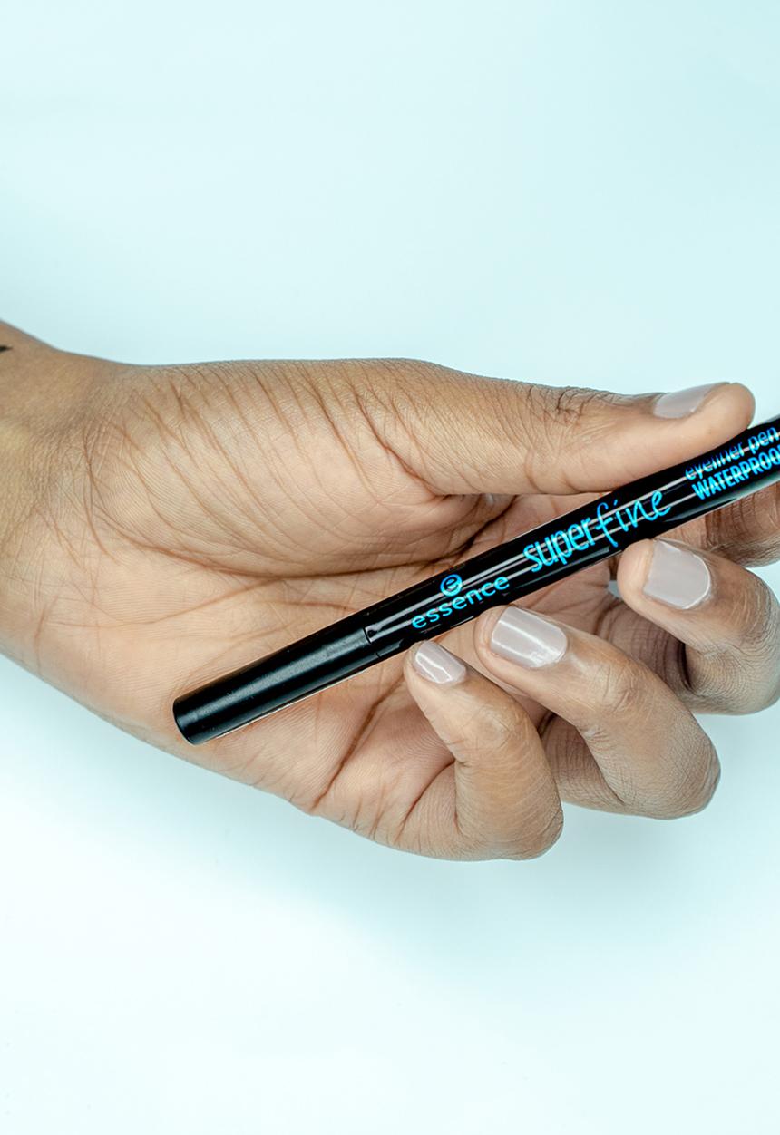 essence - Eyeliner pen waterproof - 01 black