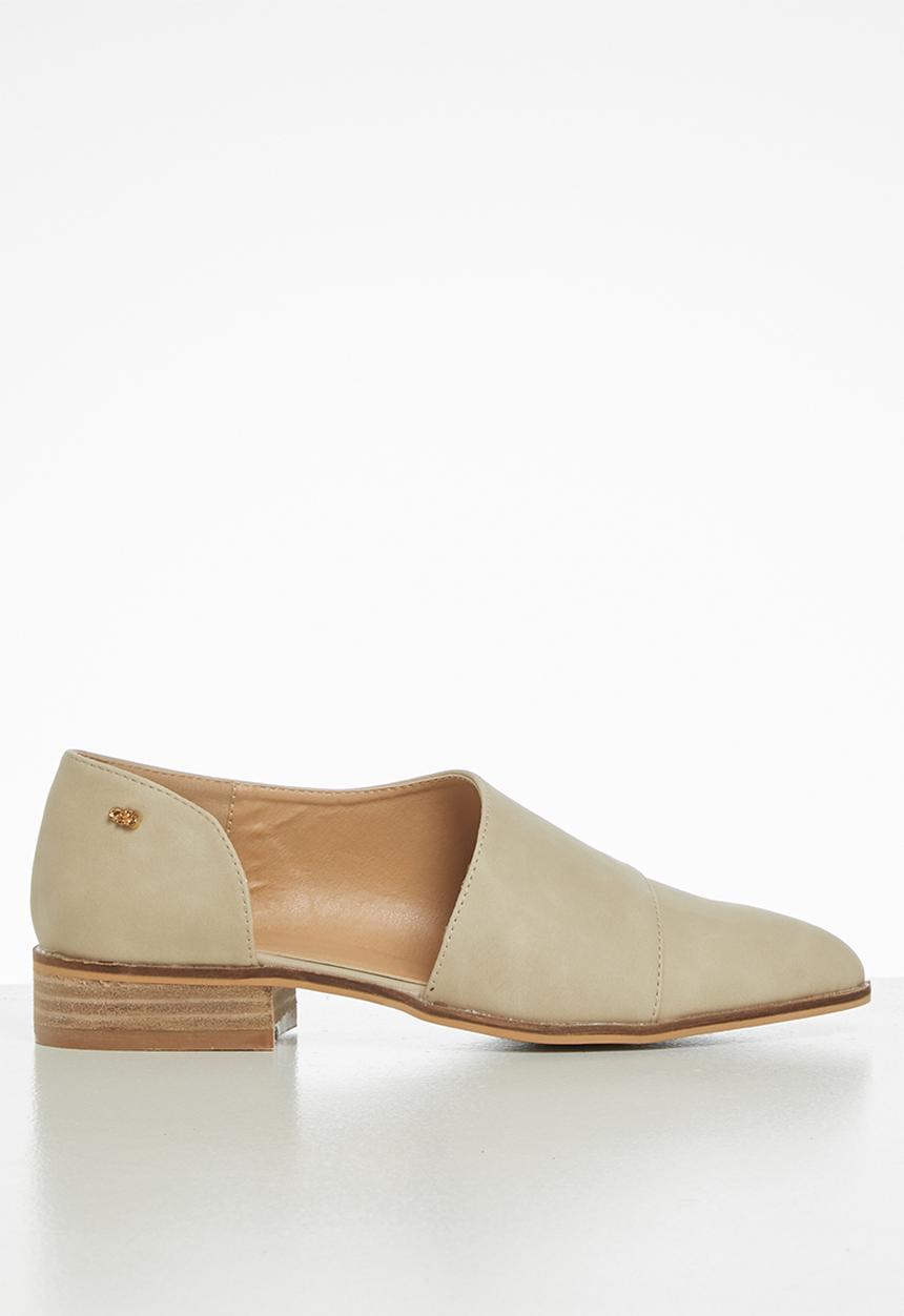 Miss Black - Aquai pump - nude