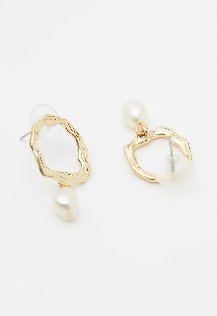Superbalist - Abstract faux pearl studded hoops - gold