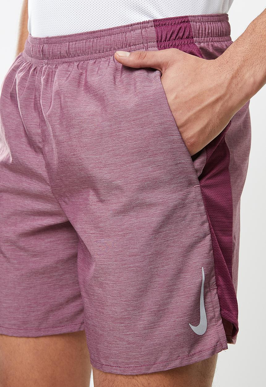Nike - Nike challenger 7" shorts - burgundy