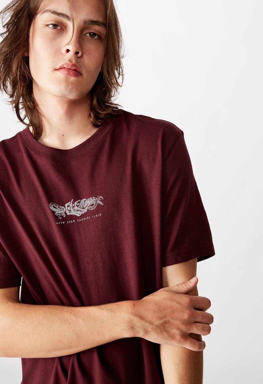 Factorie - Enemies regular graphic T-shirt - burgundy