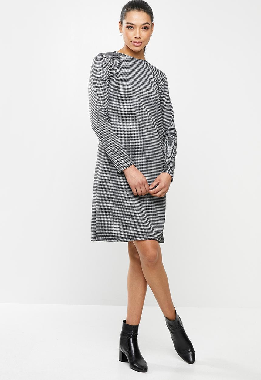 edit - Slashneck shift dress - black & white 