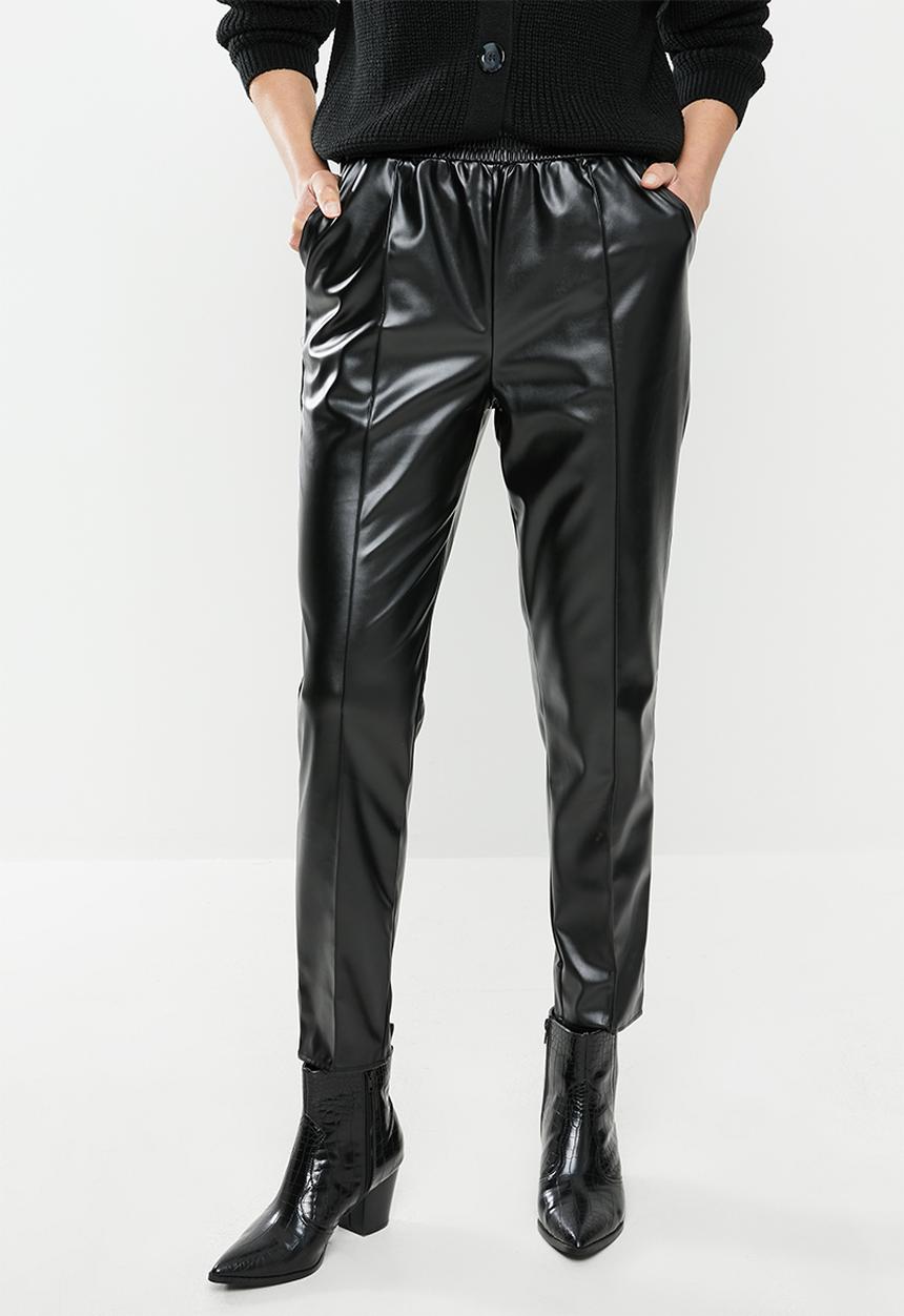 Missguided - Faux leather elasticated waist pin tuck trouser - black