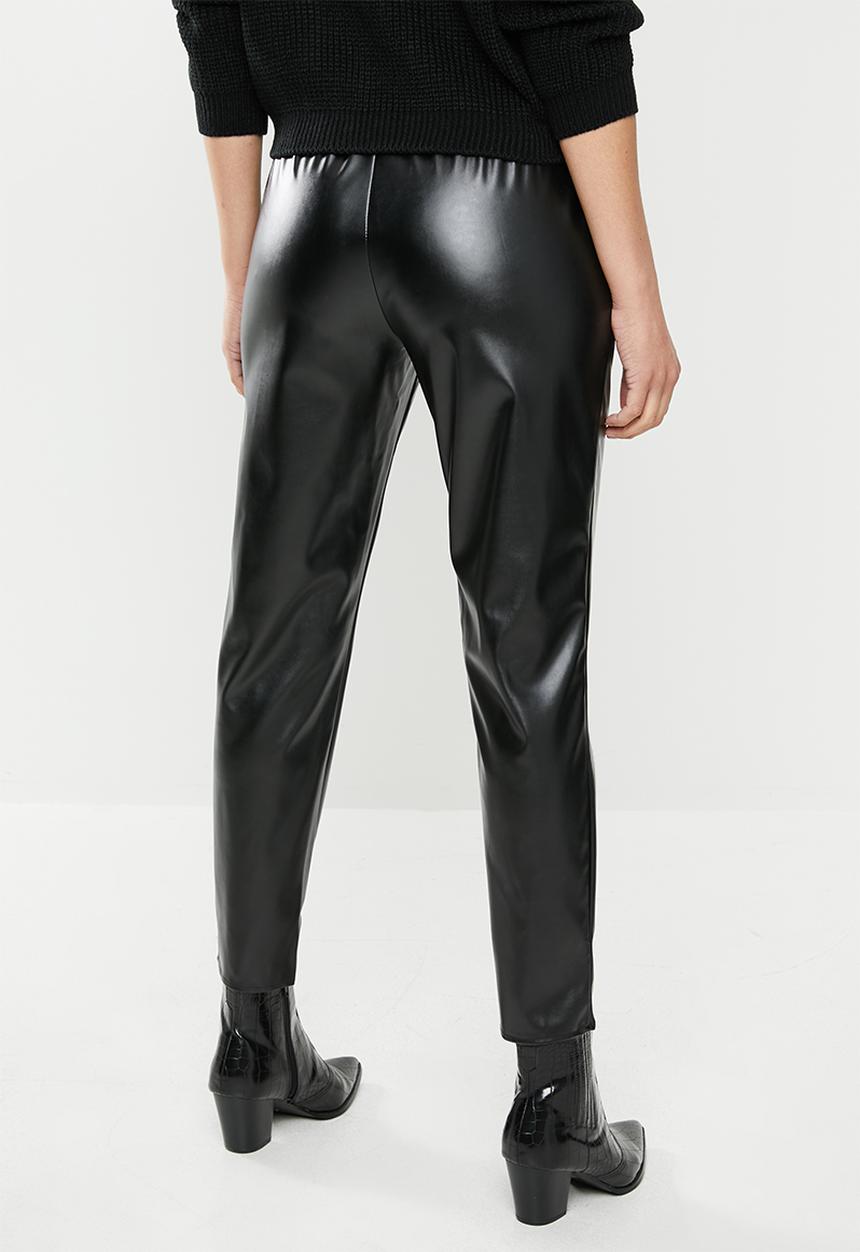 Missguided - Faux leather elasticated waist pin tuck trouser - black