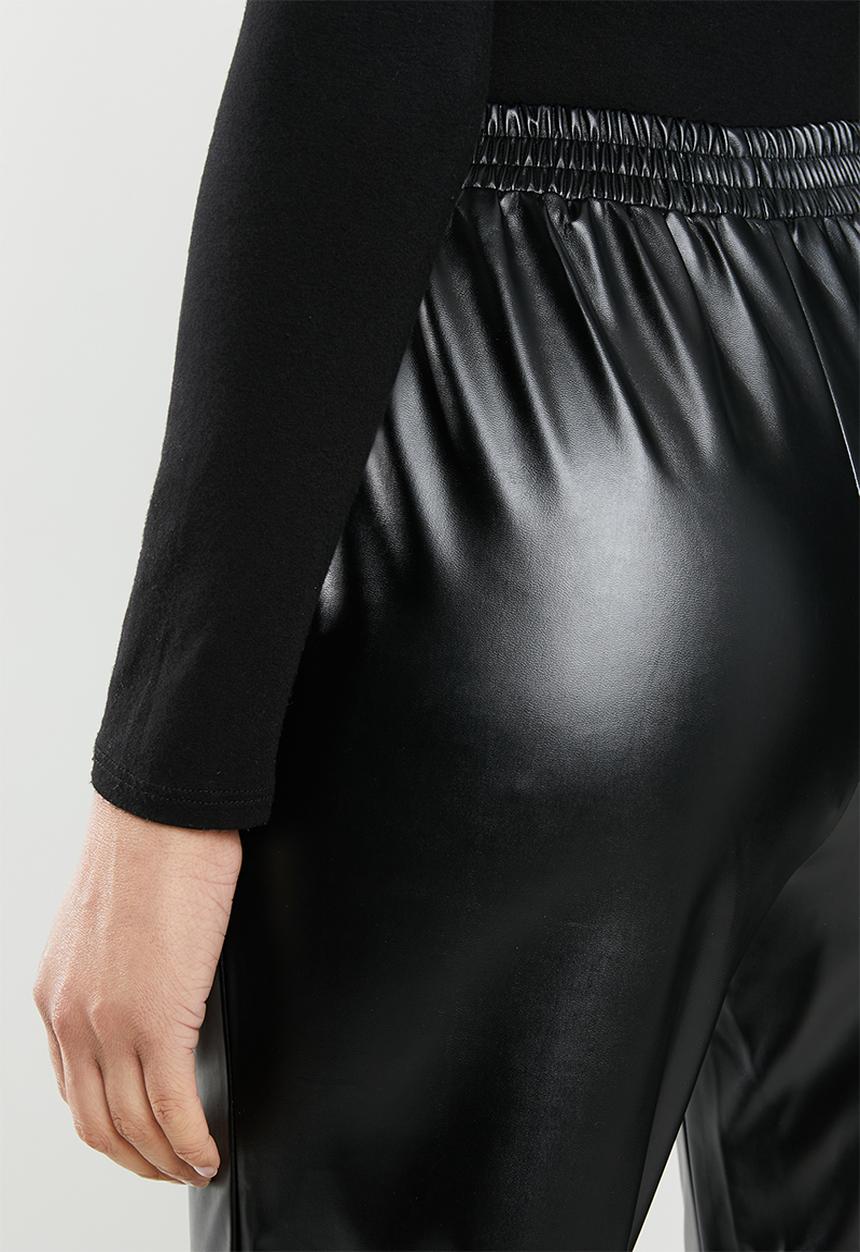Missguided - Faux leather elasticated waist pin tuck trouser - black